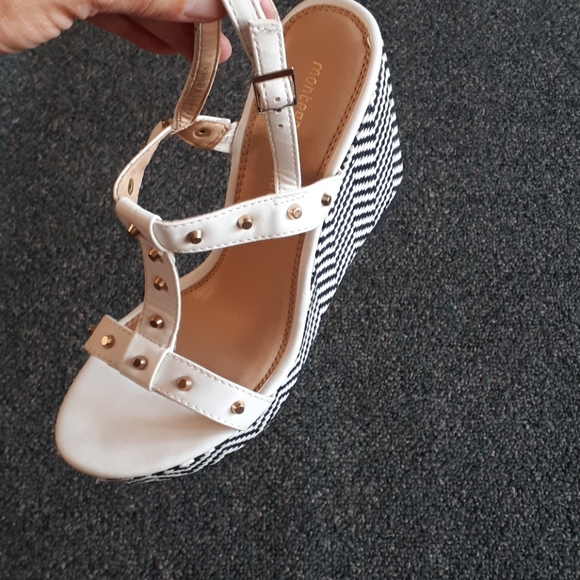 Black and White Wedges! - Picture 4 of 6